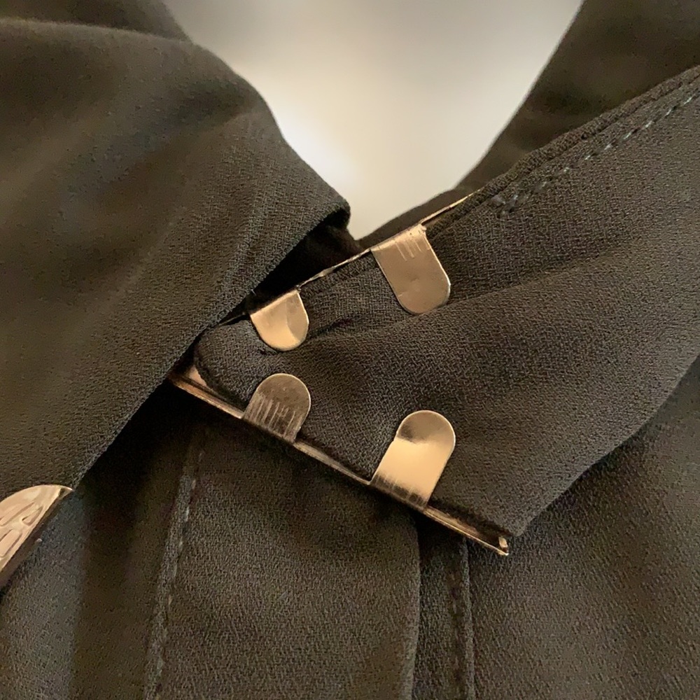 Top button down front - Picture 3 of 5